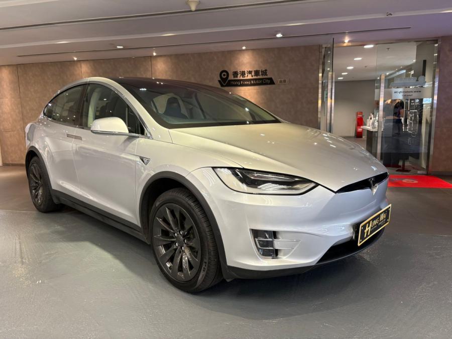 TESLA Model X 75D